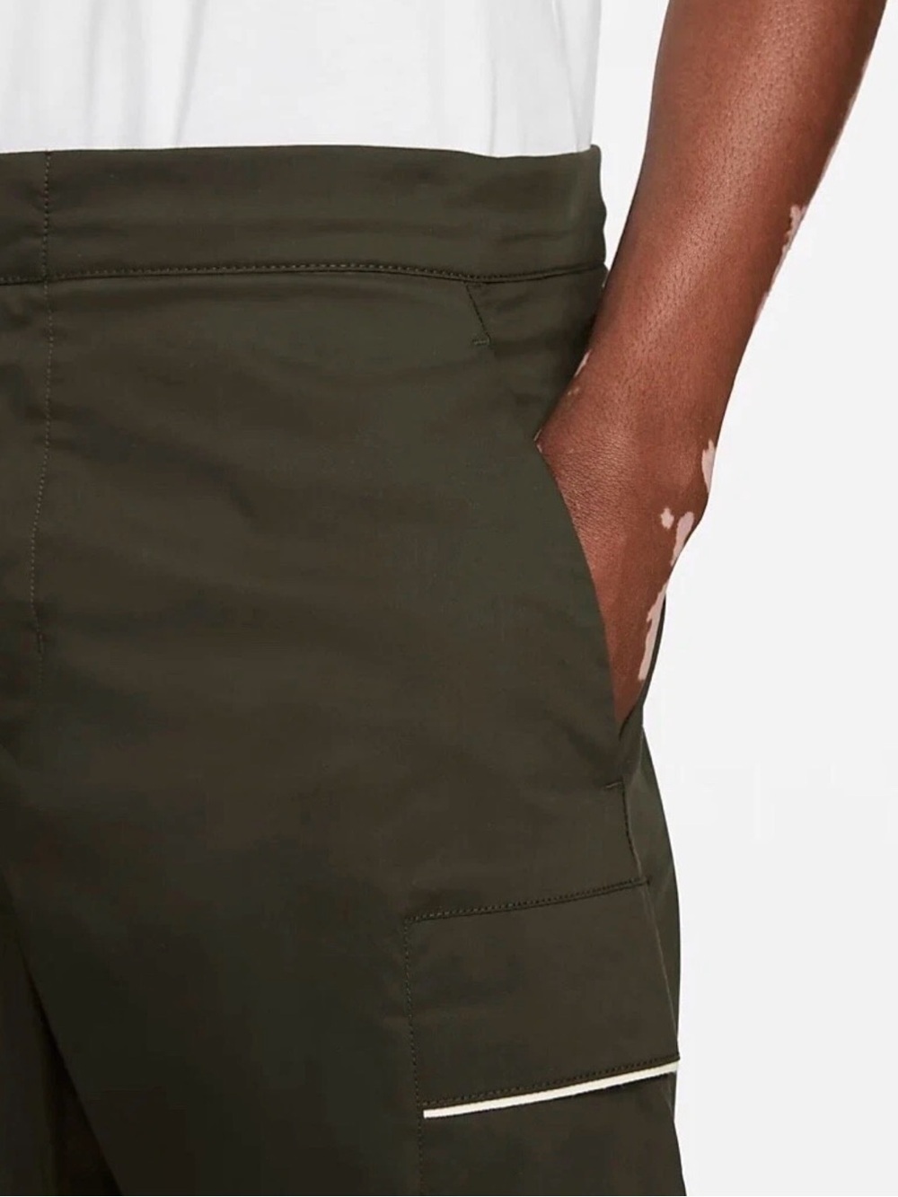 NIKE Style Essentials Unlined Woven Green Cargo Pants - Picture 3 of 9